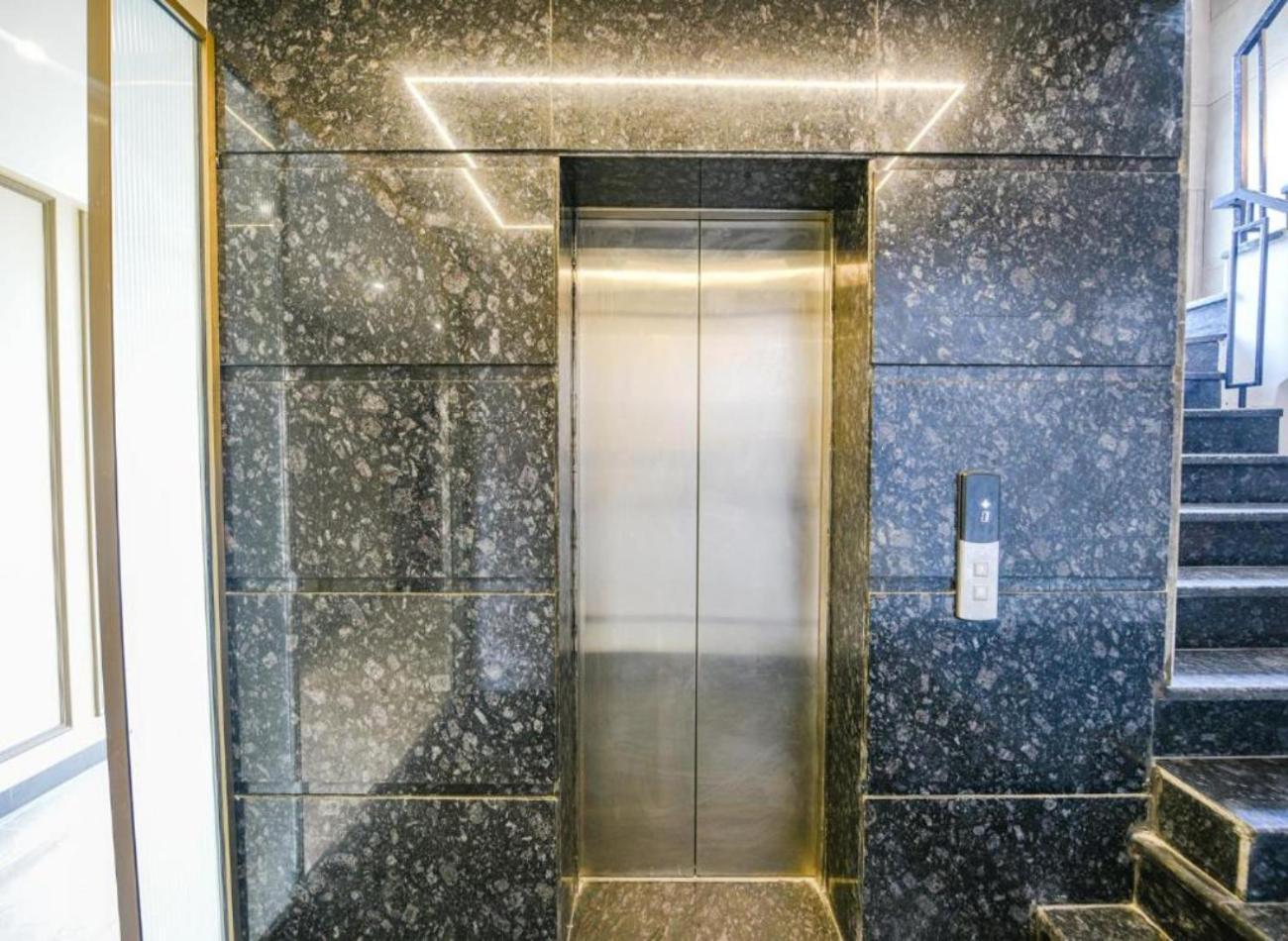 Hotel Cullinan By Qotel Janakpuri Delhi  Exterior foto