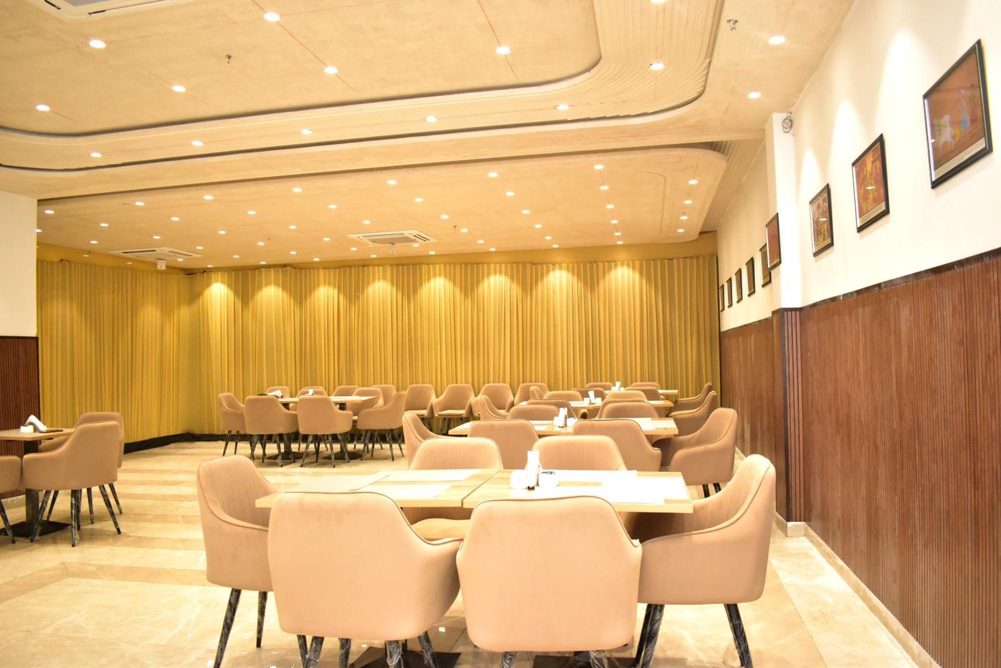 Hotel Cullinan By Qotel Janakpuri Delhi  Exterior foto