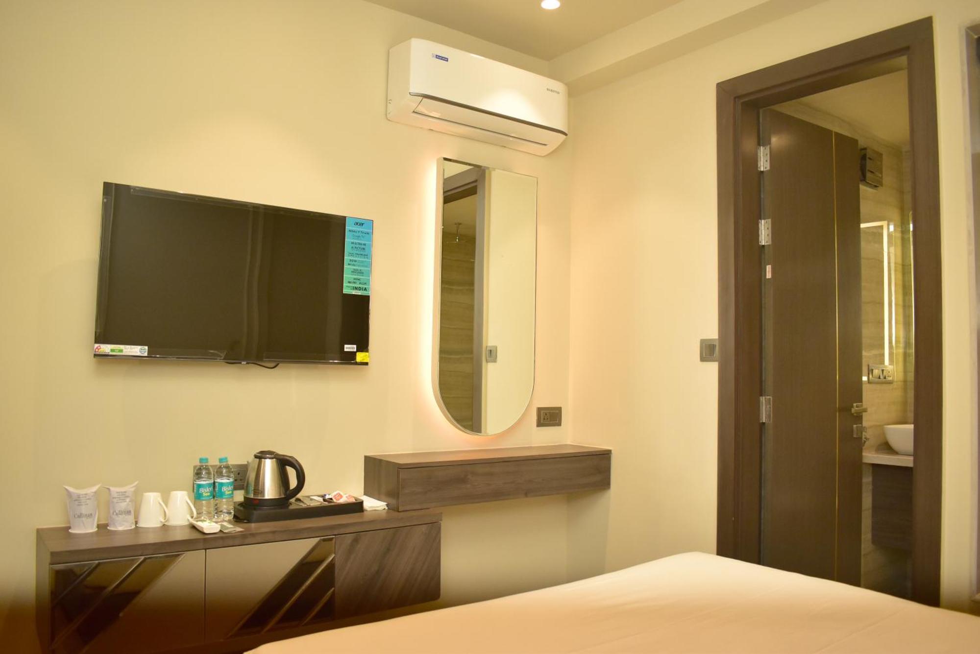 Hotel Cullinan By Qotel Janakpuri Delhi  Exterior foto