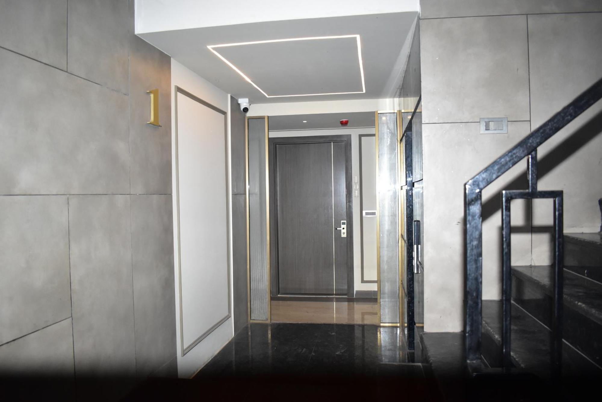 Hotel Cullinan By Qotel Janakpuri Delhi  Exterior foto